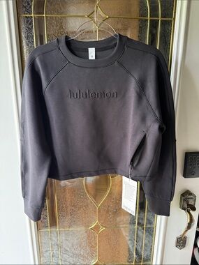 LULULEMON SMOOTH SPACER CROPPED Black EMBROIDERED Crewneck Sweatshirt NWT